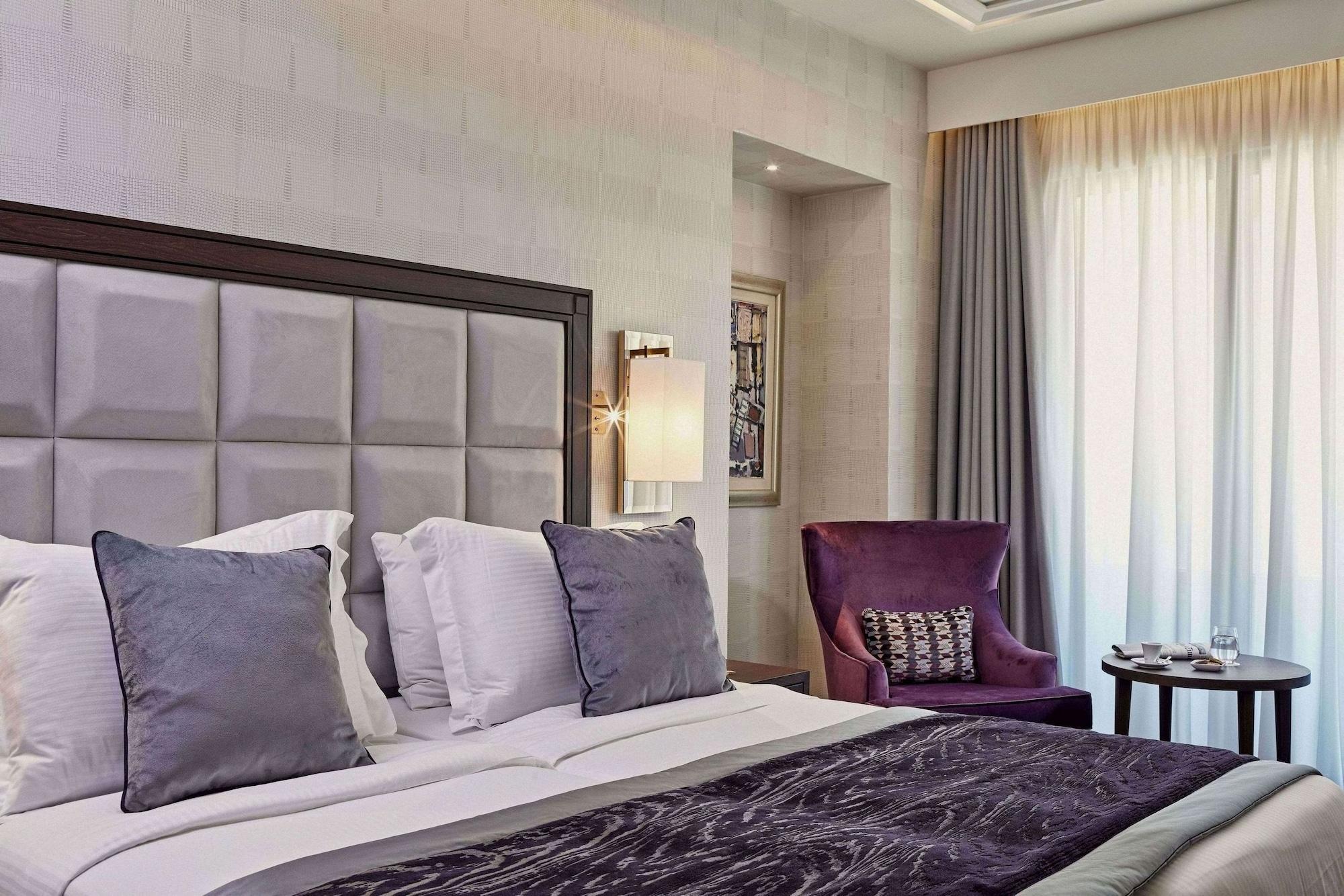 Electra Metropolis Hotel