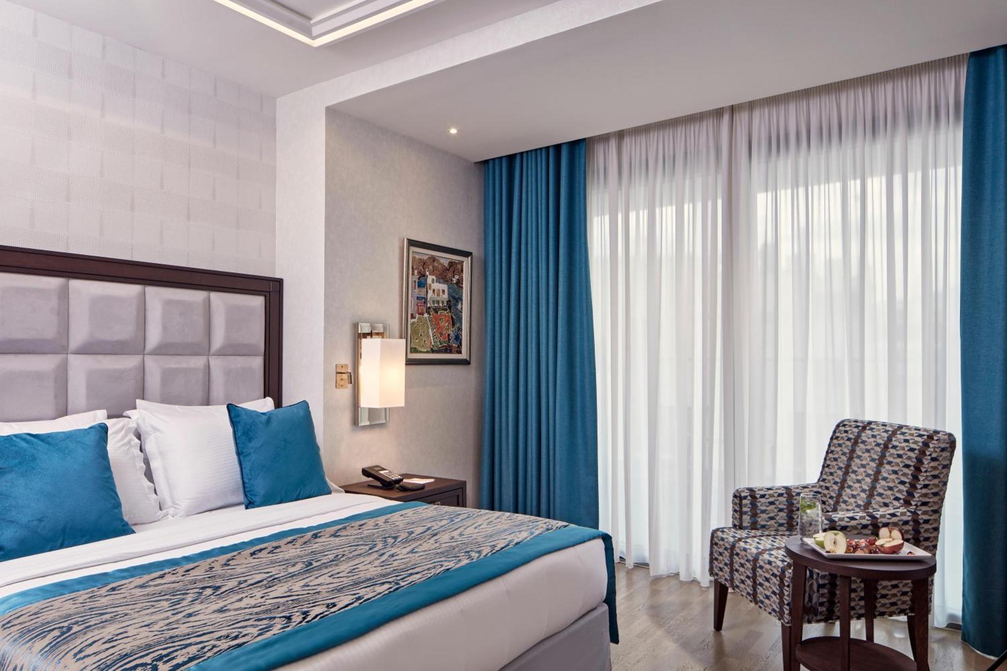 Hotel Electra Metropolis 5*