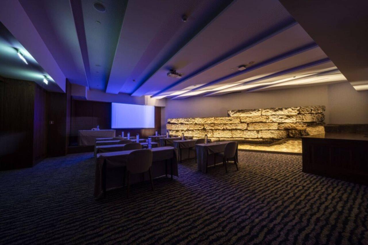 מלון Electra Metropolis 5*